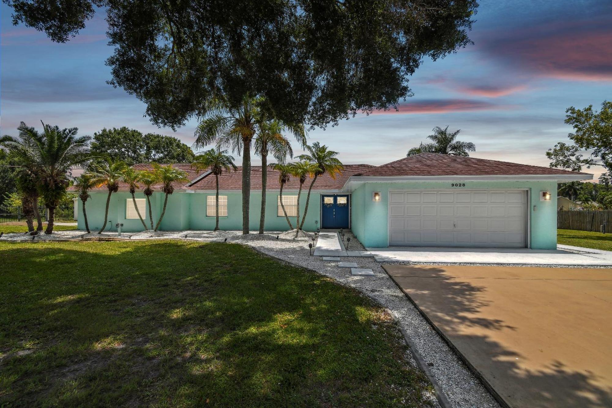 Lake House Westchase Area. Heated Pool Waterfront! Tampa Esterno foto